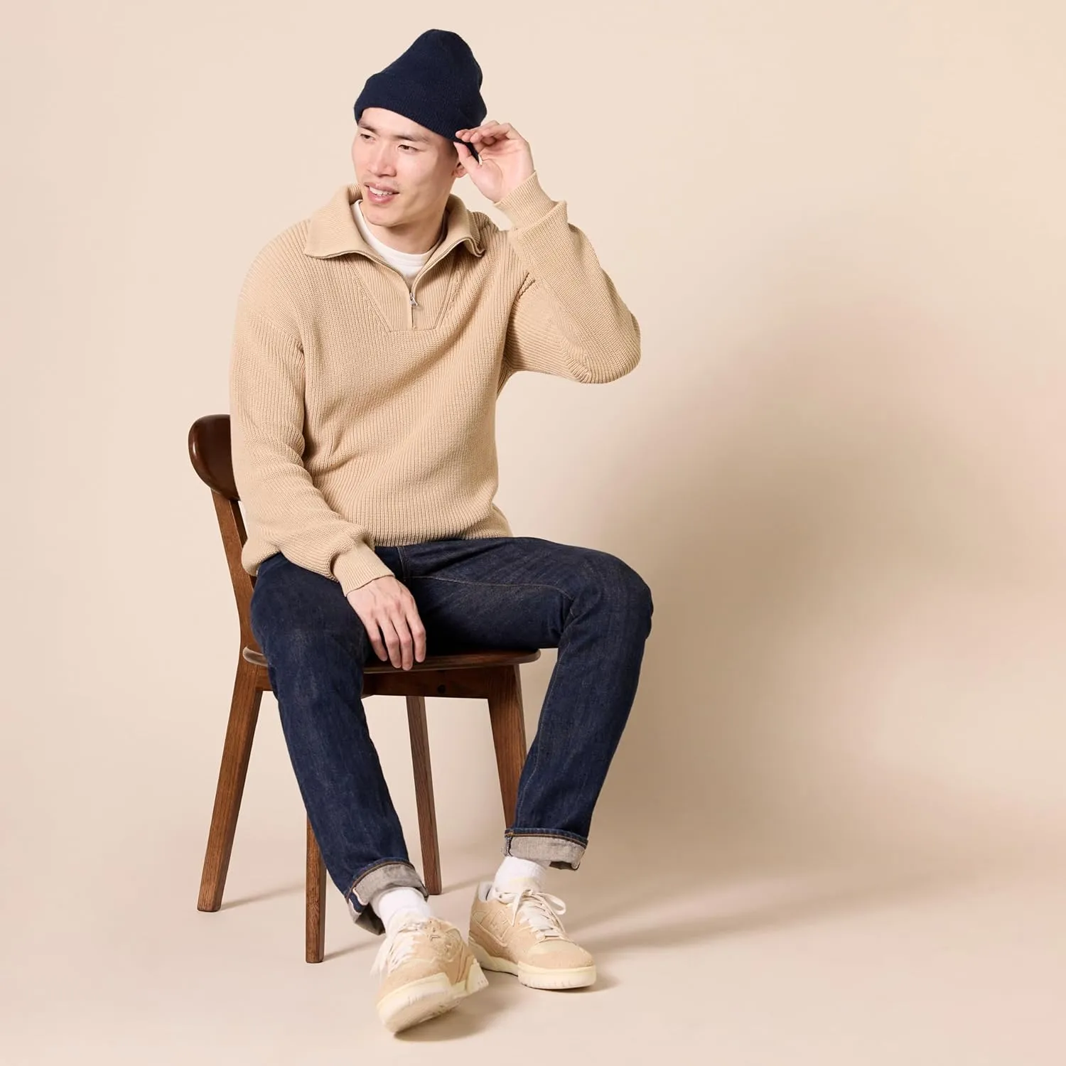 Amazon Essentials Men's Quarter-Zip Rib-Knit Relaxed-Fit Sweater