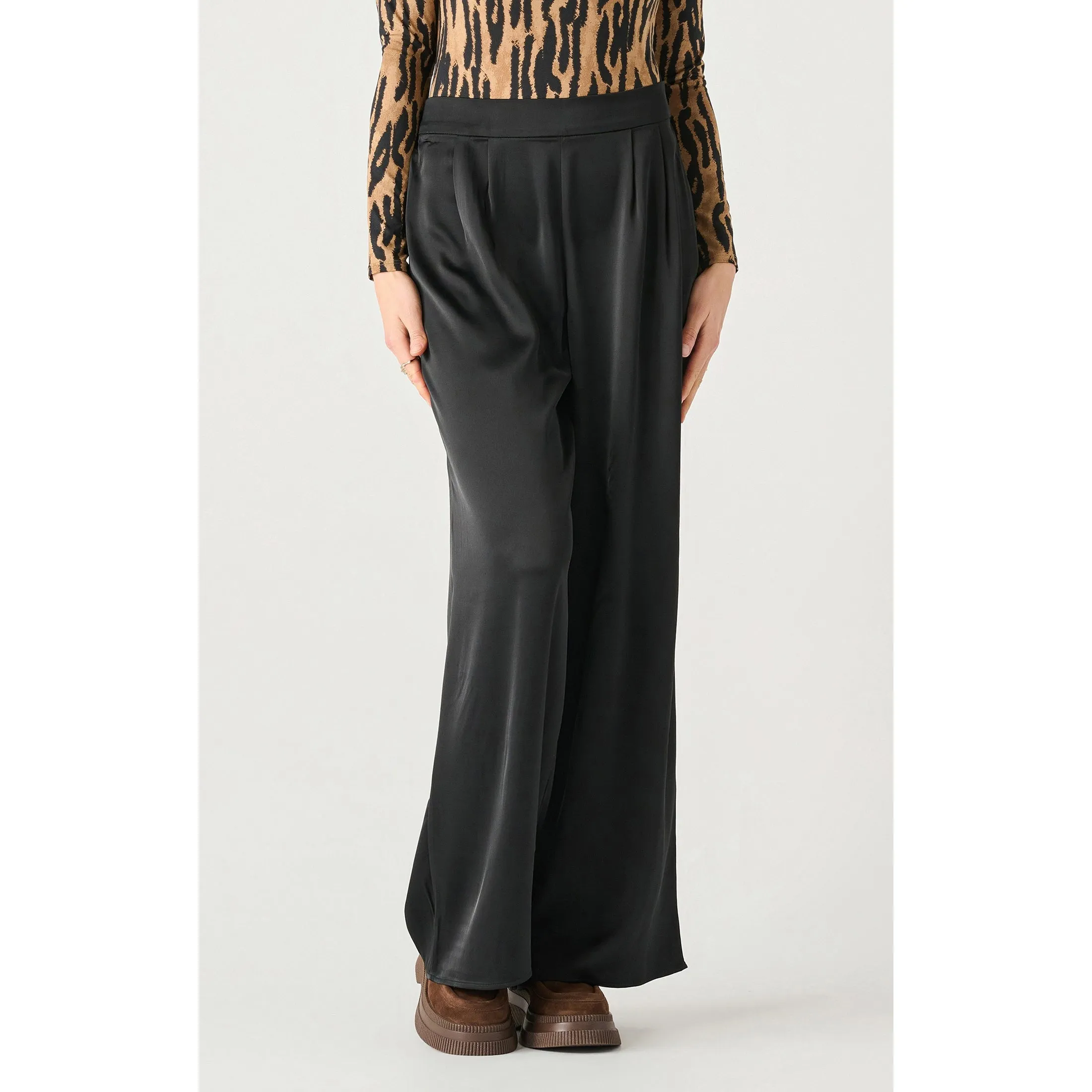 HIGH WAISTED SATIN WIDE LEG PANT