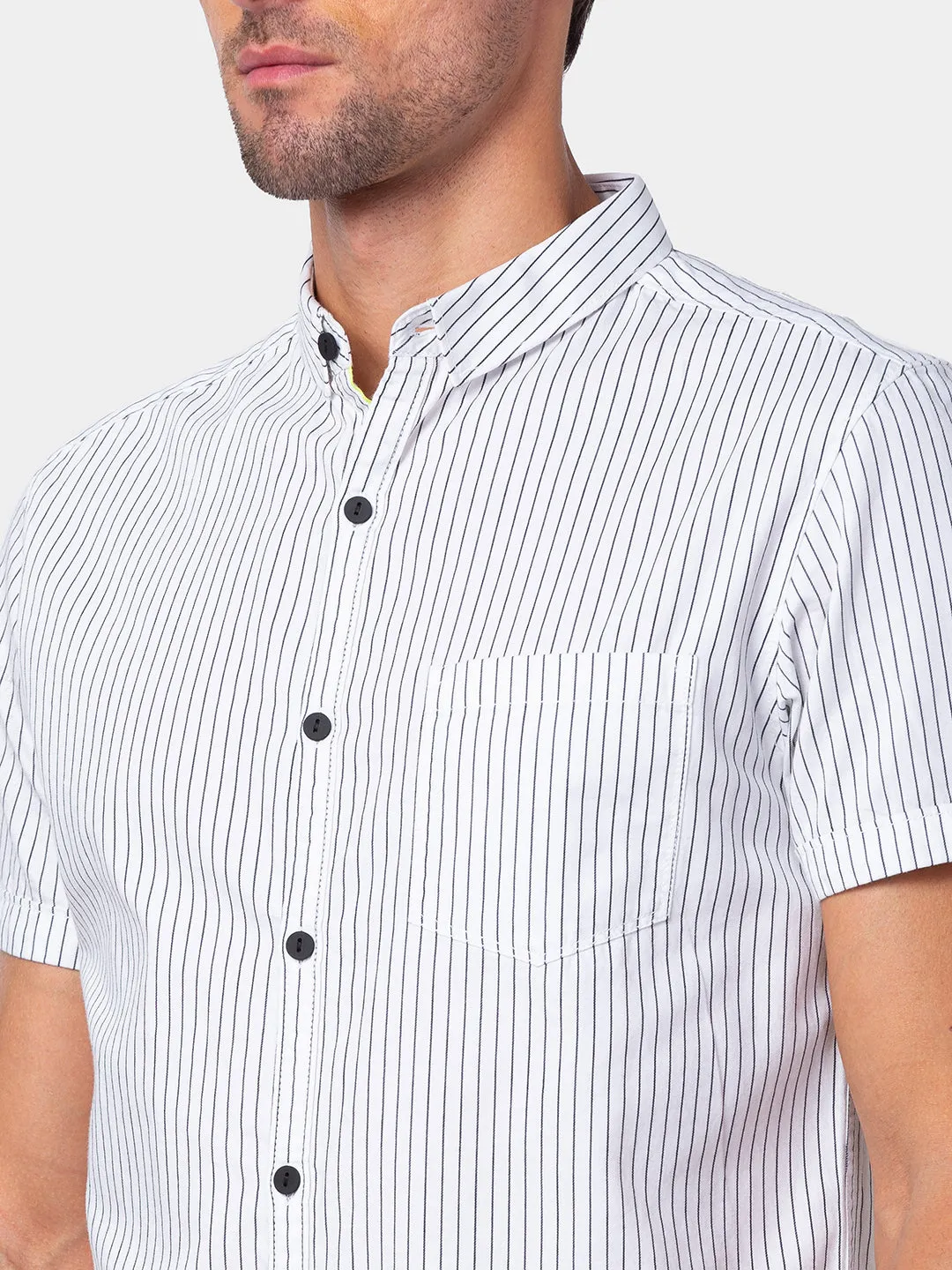 Spykar Men White Cotton Slim Fit Striped Shirt